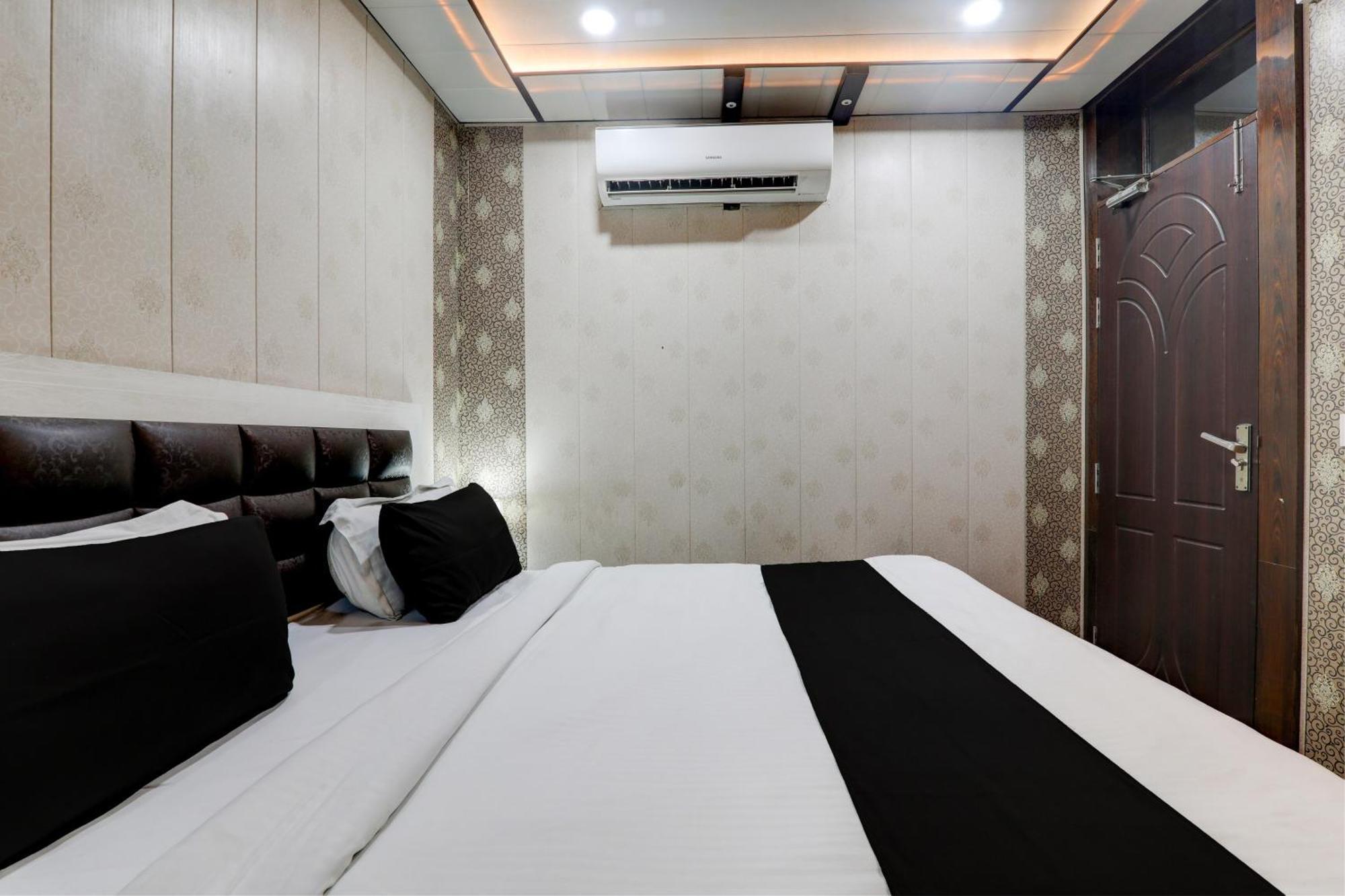 Hotel O Ss Palace Inn Lakhnau Kültér fotó