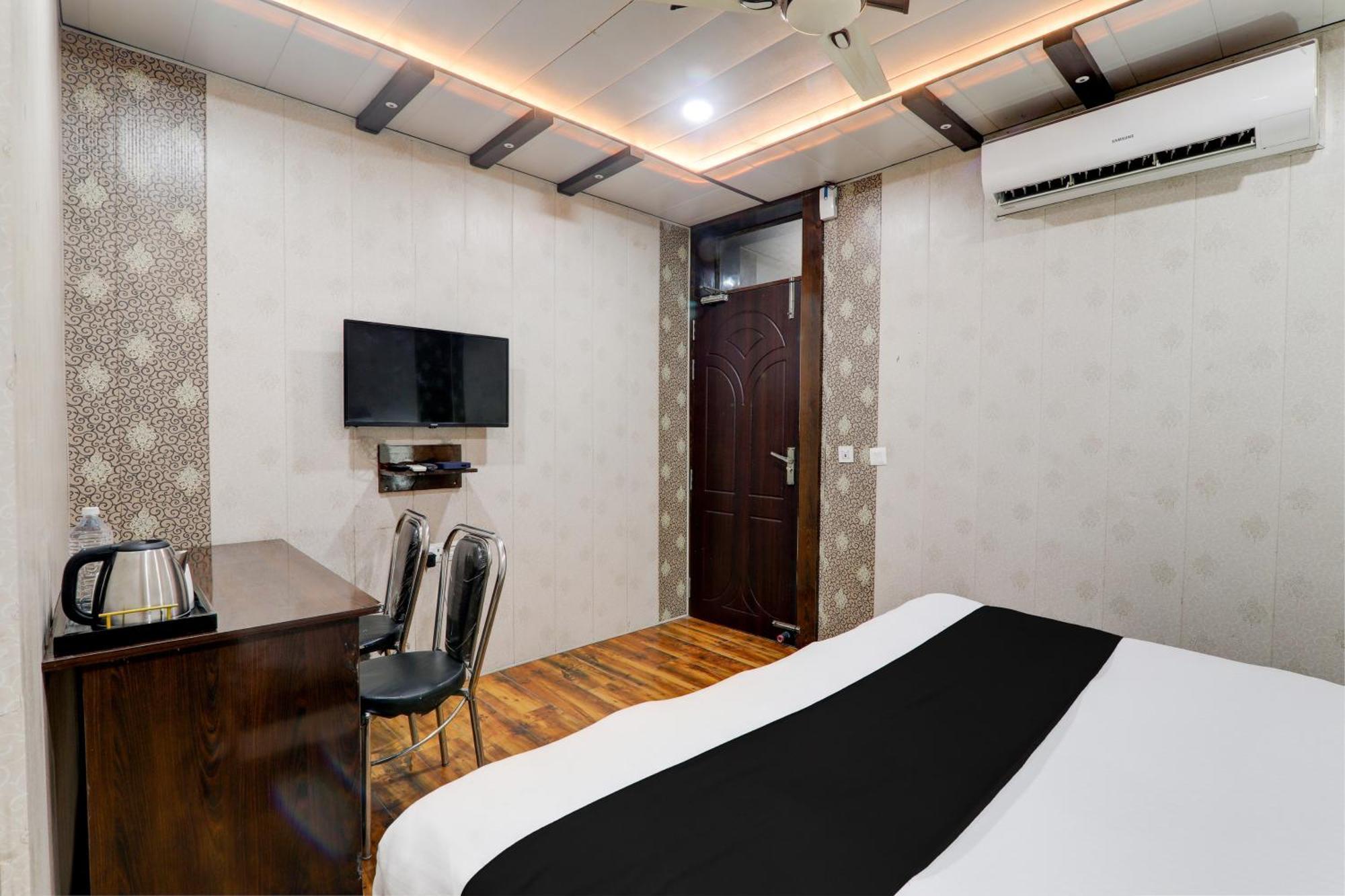 Hotel O Ss Palace Inn Lakhnau Kültér fotó