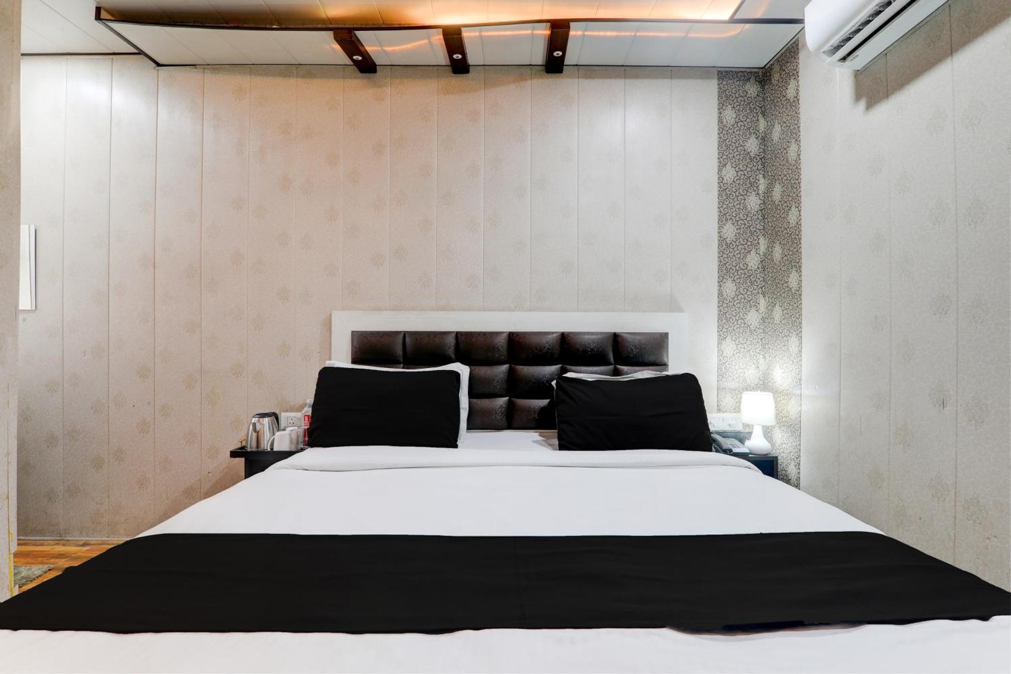 Hotel O Ss Palace Inn Lakhnau Kültér fotó